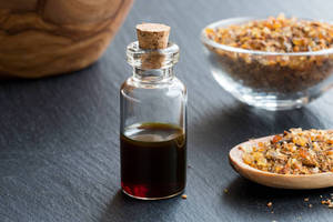 100% Purity GMP Certified Myrrh Essential Oil Steam Distilled Raw Material <b>Resin</b> Skin Revitalizer for Soap Making - Product Image 4