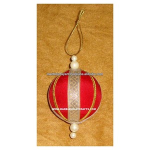 ของตกแต่งคริสต์มาสปักด้วยมือ - Product Image 1