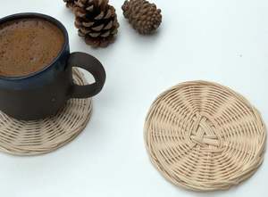Juego de Posavasos de Ratán, Diseño Tejido Natural con Acabado Elegante, Perfecto para Tazas de Té, Tazas de Café y Protección de Mesa, Buena Calidad - Product Image 2