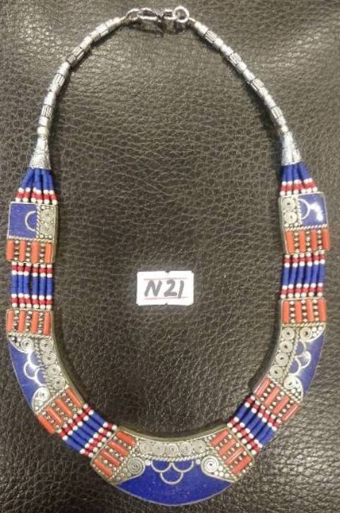 สีน้ำตาล