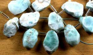 Pierre de Larimar naturelle de forme irrégulière, brute, de qualité supérieure, 1 brin non traité, indien brut, vente en gros, 21 pièces - Product Image 2