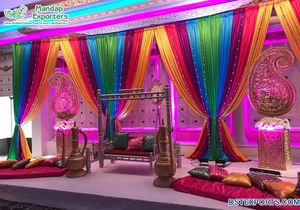 การตกแต่งเวทีงานแต่งงานธีมสีขาวแบบดั้งเดิม สง่างาม เหมาะสำหรับงานแต่งงานแบบอินเดียใต้  บนเวทีงานเลี้ยงต้อนรับสุดอลังการในเมืองเคนนีสำหรับพระมหาราชา - Product Image 4