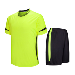 Tenue de football 2026 de haute qualité, maillot et short de football professionnels, designs personnalisés, logo, ensembles de football 100% polyester - Product Image 3