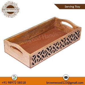 Plateau de service sculpté à la main en bois de manguier massif au design élégant avec poignées Plateau de décoration sculpté de la meilleure qualité pour l'hôtel et le restaurant - Product Image 5