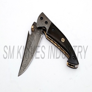 Cuchillo de Damasco personalizado hecho a mano, mango de hueso de CAMEL de colores, cerradura de revestimiento, plegable, lluvia (smk1237) - Product Image 4