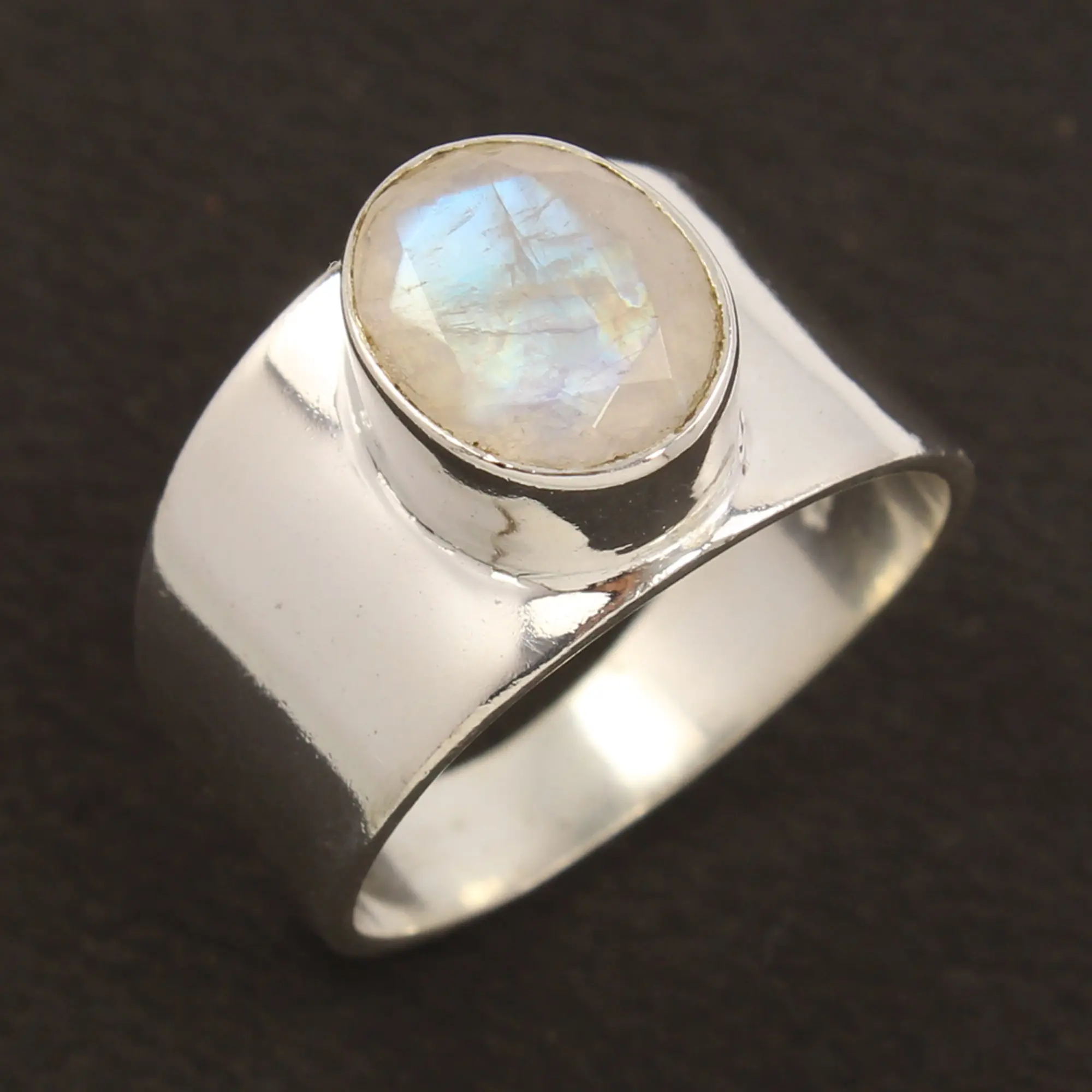 Màu Xanh Lửa Moonstone Vòng Hình Bầu Dục Hình Dạng Mặt 925 Rắn Sterling Bạc Vòng Rộng Tất Cả Chúng Tôi Kích Thước Người Đàn Ông Đồ Trang Sức Bạc