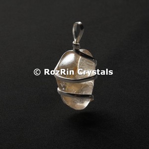 Beau pendentif en fil rutile doré semi-précieux - Product Image 3
