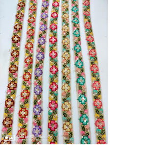 ริบบิ้นและลูกไม้ปักมือสองด้าน ทำจากผ้ากรอสเกรน 100% ผ้าฝ้าย มีสีและลวดลายหลากหลาย สำหรับร้านขายริบบิ้นและลูกไม้ - Product Image 1