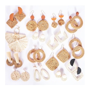 Pendientes de mimbre hechos a mano, diseño personalizado, regalo de fiesta, estilo bohemio/Ms Kathy + 84813366387 99 oro - Product Image 1