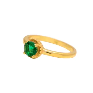 Anillos de piedra verde esmeralda, anillos chapados en oro y piedras preciosas