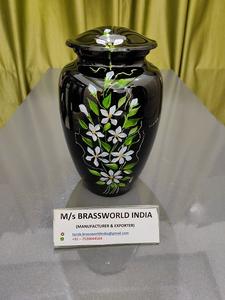 Urna de cremación Floral blanca de aluminio, suministros funerarios de gracia y misericordia pintados a mano por Brassworld India - Product Image 2