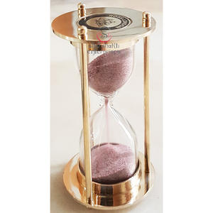 Sablier artisanal antique, sablier vintage en forme de bateau, cadeau de collection, sablier en laiton avec sable rose, décoration pour la maison et le bureau - Product Image 1