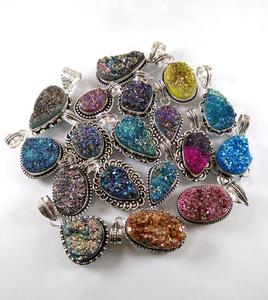 Lote de colgante de diseño Chapado en plata con drusa recubierta de Titanio, venta al por mayor - Product Image 1