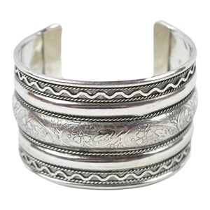Factory Brass Metal Design <b>Handcuff</b> With Shiny Finishing Design Bracelet Best for Wedding and Parties Women Jewelry Good Design - Product Image 2