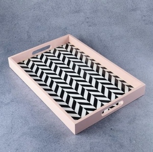 Bandeja de forma redonda con logotipo personalizado de estilo único para servir hueso/resina/MDF para uso doméstico en hoteles y restaurantes té café - Product Image 4