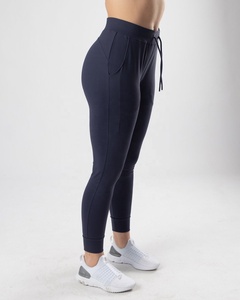 Collants de sport personnalisés pour femmes, pantalon de survêtement avec poche, de jogging, personnalisés, fabriqué au Pakistan - Product Image 2
