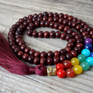 Hermosas cuentas de oración de chakra de palo de rosa hechas a mano con diseño de Buda - Product Image 1