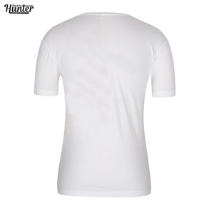 เสื้อยืดคอวีของผู้ชายผ้าไมโครไฟเบอร์ระบายอากาศได้ดีพิมพ์โลโก้ได้ตามต้องการเสื้อแขนสั้นผ้าเจอร์ซีย์ผ้าไหมปรับแต่งได้ - Product Image 4