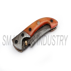 มีดดามัสกัสทำด้วยมือสีดำที่กำหนดเองอูฐจับกระดูกสวยงามซับล็อคมีดพับ (Smk1242) - Product Image 6