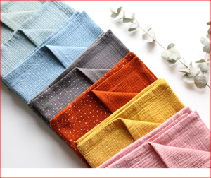 Couverture d'emmaillotage en mousseline de couleur unie avec motif personnalisé emmailloter imprimé en double gaze organique avec emballage personnalisé - Product Image 2