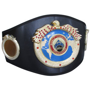 Ceinture de champion de MMA sur mesure en cuir synthétique noir et rouge avec finition dorée - Product Image 3