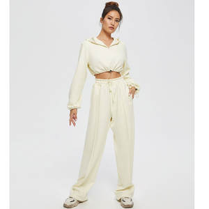 2023 nouveau automne femmes deux pièces survêtement ensemble solide maigre deux pièces survêtement ensemble haut court à capuche 2 pièces pantalon ensemble - Product Image 1