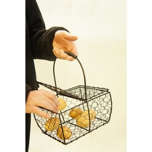 Étagère à oeufs murale en fer forgé Étagère de rangement en métal enduit de poudre blanche Ustensiles de cuisine élégants Solution d'organisation de la maison - Product Image 5