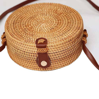 Petit sac rond léger de 0,3 g, style classique rayé jaune clair, avec poignée en rotin, FRB-01, fabriqué en matériau tissé