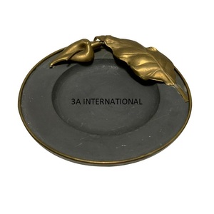 แผ่นทองเหลืองเคลือบผงสีดำดีไซน์สุดพิเศษแผ่นชาร์จไม่แตกหักสำหรับโรงแรมบริการอาหาร - Product Image 1