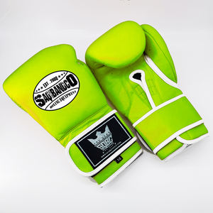 Gants de boxe rouges Équipement de boxe de haute qualité Gants d'entraînement et gants de sparring Kickboxing - Product Image 3