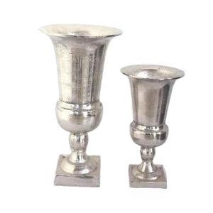 Juego de cuatro atractivos jarrones de flores de metal hechos a mano, jarrón de suelo de tamaño personalizado, soporte de flores de diseño único para venta al por mayor - Product Image 4