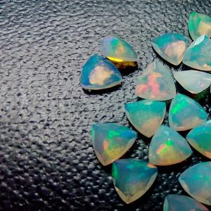 โอปอลเอธิโอเปียนธรรมชาติ4มม. ตัดอัญมณีที่ผ่านการสอบเทียบแล้วหลายล้านล้านล้านชิ้น - Product Image 1