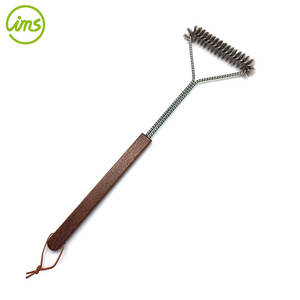 BARBECUE Triangle Brosse De Nettoyage Grattoir À Manche En Bois - Product Image 3