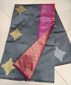 Banarasi Soie Jacquard Saree avec Chemisier Femmes Porter Dames Fête Festival Usage Quotidien Doux Coton Soie Sari En Gros Bas Prix Alphanumero - Product Image 3