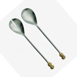 Ensemble de service en acier inoxydable poli à la main avec poignée d'extrémité d'ananas en relief doré en laiton - Product Image 6