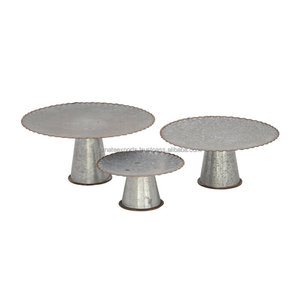 Galvanisé Pâtisserie Ou un Présentoir À Gâteau ensemble De Trois - Product Image 2