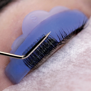 OUTIL DE RELEVEMENT DES CILS le Genie Conception brevetée pour droitiers par Kalentin avec rainures - Product Image 2