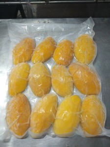 มะม่วงสีเหลืองแช่แข็งแบบลูกเต๋าครึ่งตัดตามธรรมชาติจากเวียดนาม - Product Image 2