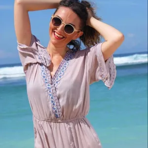 海滨最佳夏季连身衣性感沙滩游玩套装定制网上销售热度假胜地连衣裙泰式复古连身连衣裙