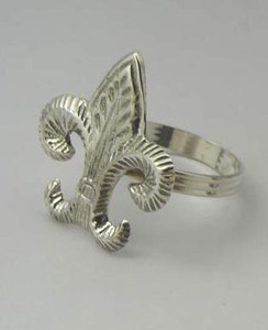 Leaf Shaped Napkin Ring Rare Designed Silver Leaf Napkin Holder for Dining Table Decorations Premium Pure Modern <b>Tissue</b> Holder - Product Image 6