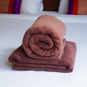 Linge de bain 100% coton pour hôtel et serviettes de golf Qualité d'exportation Technique tissée de couleur unie de superbe qualité d'Inde - Product Image 1