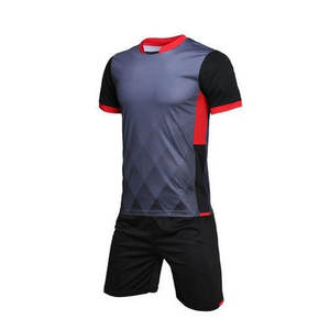 Conjunto de uniforme de fútbol sublimado personalizado para jóvenes y adultos Logotipo de ropa deportiva impresa incluye camiseta servicio OEM para atletas - Product Image 4
