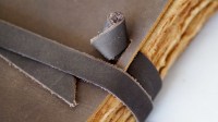 Handgefertigtes Leder-Adressbuch Gebunden mit Speziellem Handgemachtem Umweltfreundlichem Papier Geschenk für Alle Geschlechter