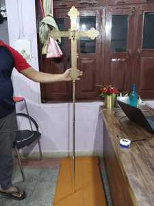 Crisol de latón con vela, suministros de iglesia de dos brazos - Product Image 4