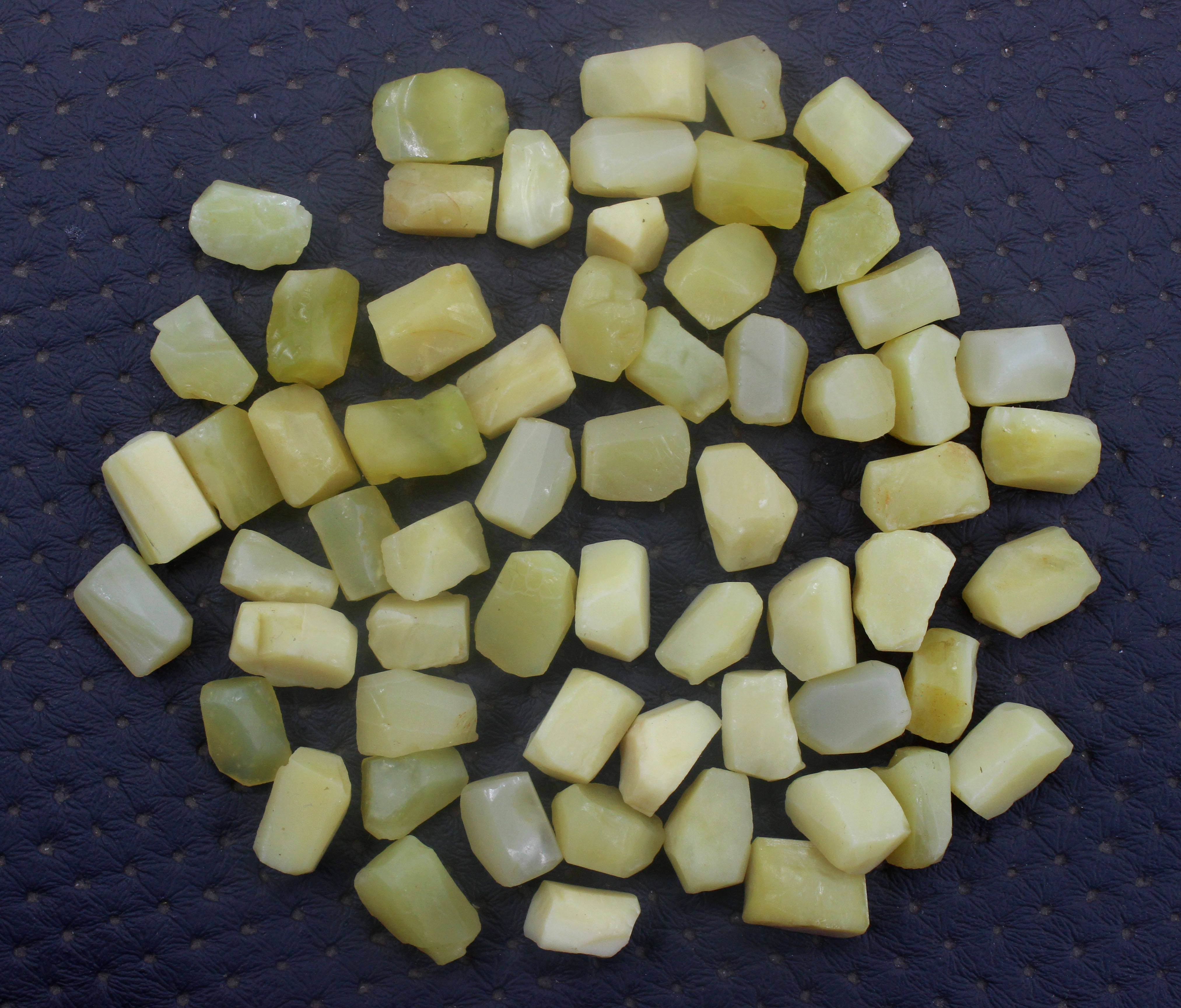 สีเหลือง