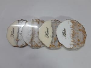 แผ่นรองแก้วทำจากเรซินสีทองประดับมุกสีขาวแบบ DIY สำหรับตกแต่งบ้านทรงกลมดีไซน์แปลกใหม่สำหรับปูโต๊ะร้านอาหารแผ่นให้ความร้อนและของขวัญ - Product Image 3