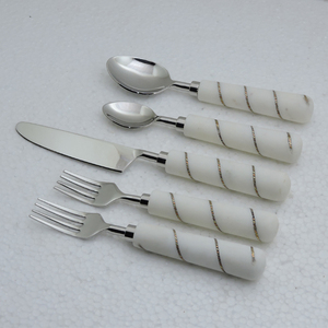 Ensemble de couverts de cuisine en acier inoxydable, résine et pierre de marbre avec poignée ronde et design moderne - Product Image 4