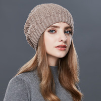Usine hiver tricot 100% acrylique chapeaux pour femmes chaud Slouchy Beanie chapeau avec fourrure pompon Baggy crâne Ski chapeau en gros