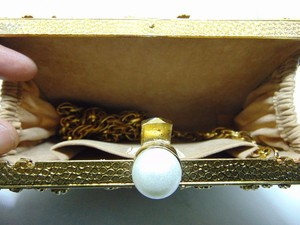 Pochette brodée en perles et métal, petit porte-monnaie décoratif - Product Image 4