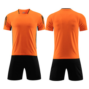 Uniforme de fútbol personalizado, a precio de venta al por mayor, uniformes de fútbol de tu propio equipo, camisas informales, 100% de poliéster, hechas en Pakistán - Product Image 3